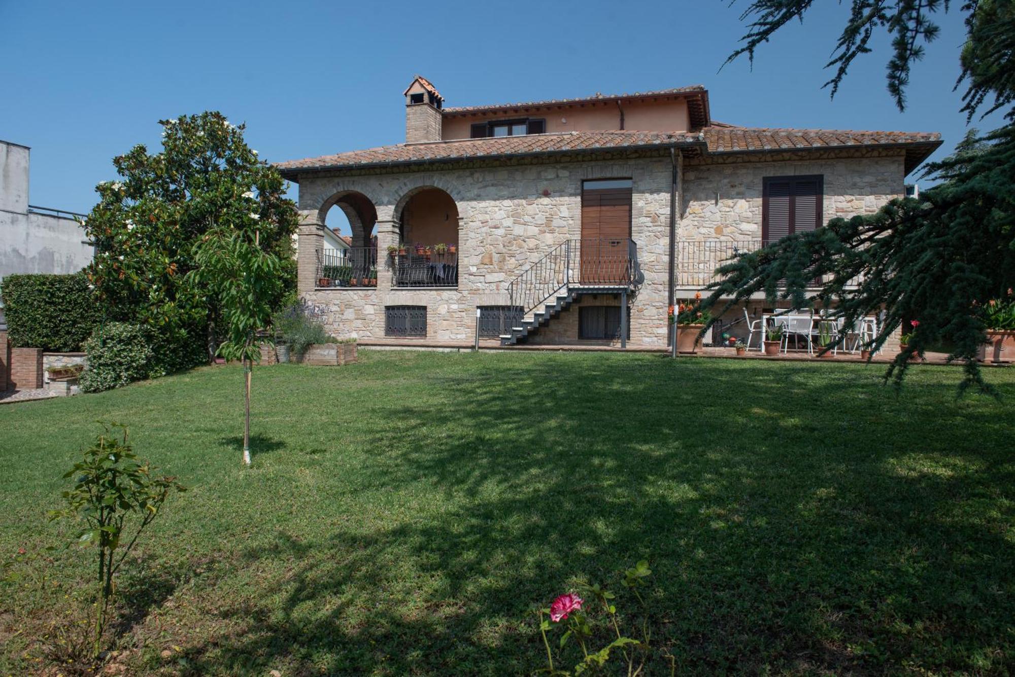 Dolce Alba Bed & Breakfast Montecastrilli Eksteriør bilde